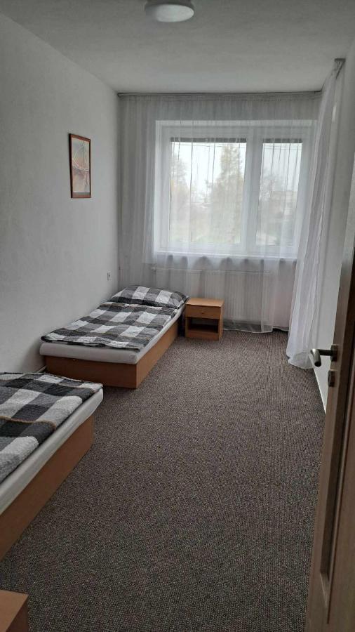 Naty Apartman Haniska Buitenkant foto